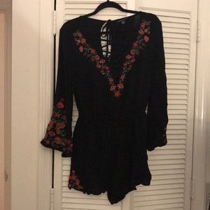 AE black long sleeve romper